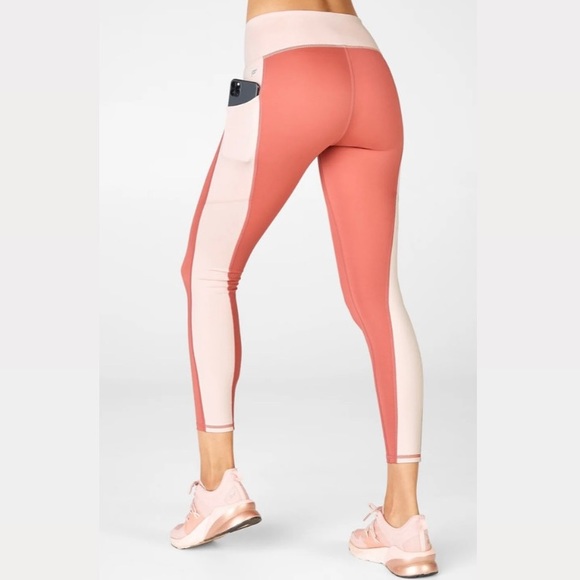 Fabletics Mid-Rise Ultracool Shine-Panel 7/8 - Picture 3 of 3